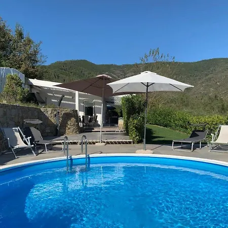 Villa Secluded Retreat Overlooking The Hills *