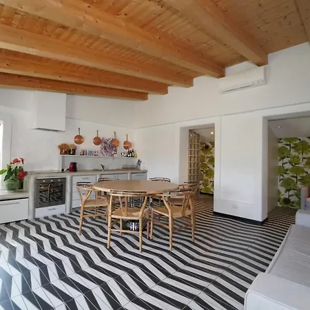 Secluded Retreat Overlooking The Hills Βίλα